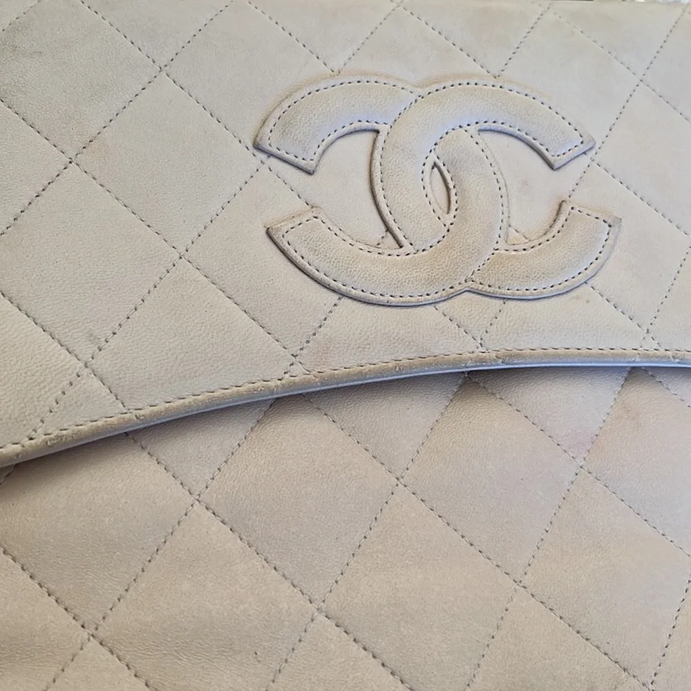 CHANEL Hand Bag with Silver Chain Clutch - Picture 5 of 5